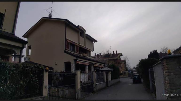 Villa all'asta    Viale  LOMBARDIA  353/D