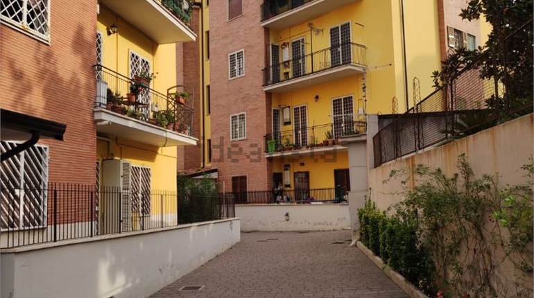 APPARTAMENTO ALL'ASTA A TORRE MAURA
