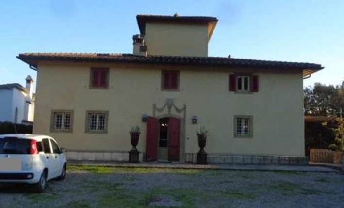 VILLA PADRONALE IN ASTA A CARMIGNANO 