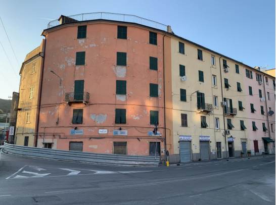 Negozio in Asta a Genova Via E. Ferri 2 R - 4 R