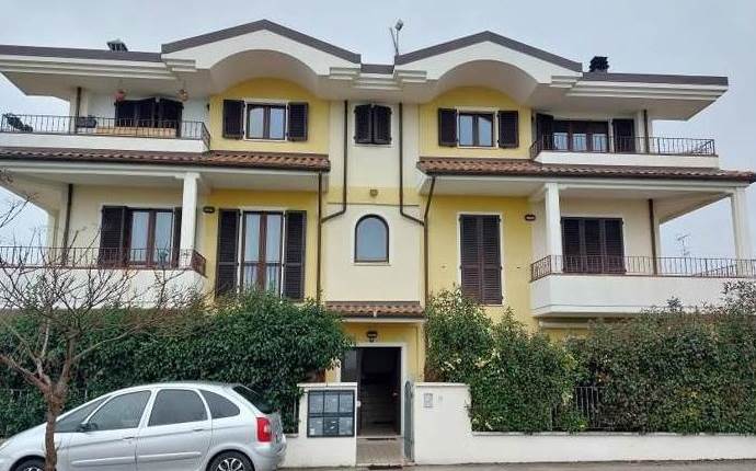 App.to in asta a San Costanzo Str delle Caminate 9