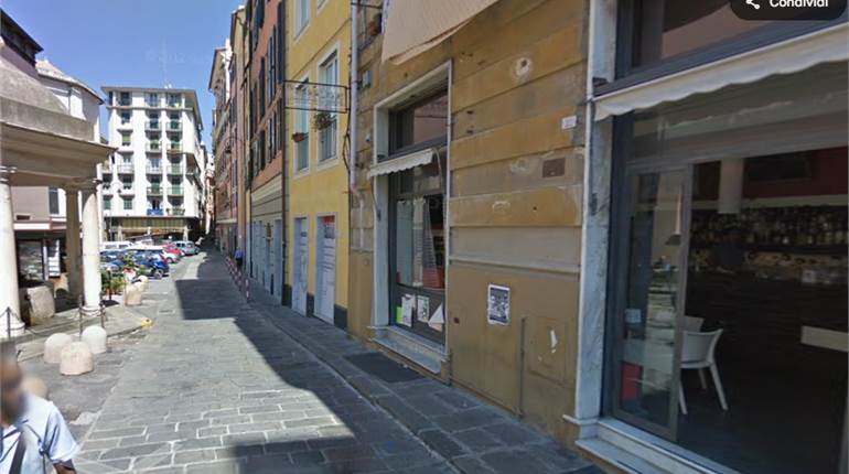 Negozio in Asta a Genova Piazzetta Ninfeo 35 e 36