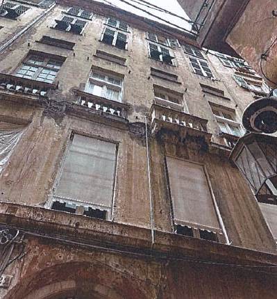 2 App.ti in Asta a Genova Via Luccoli 22/6 e 6C