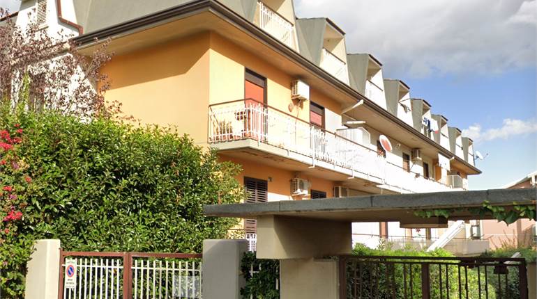 appartamento e garage  via Leonardo da Vinci  4