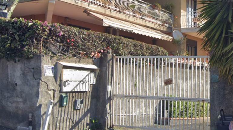 Appartamento in vendita a Aci Castello