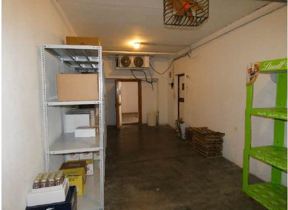 Magazzino in Asta a Genova Via Ursone da Sestri 4,6,8 R